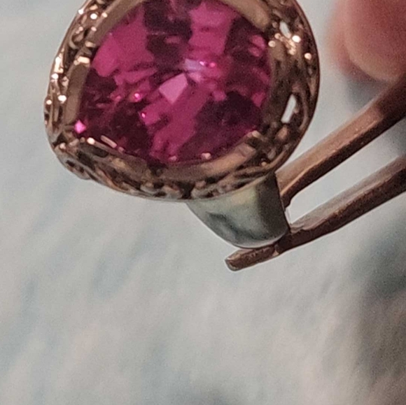 Ring, silver tone, with pink gem stone, size 9 - Picture 3 of 6